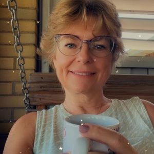 Meet your Posher, Lynnette